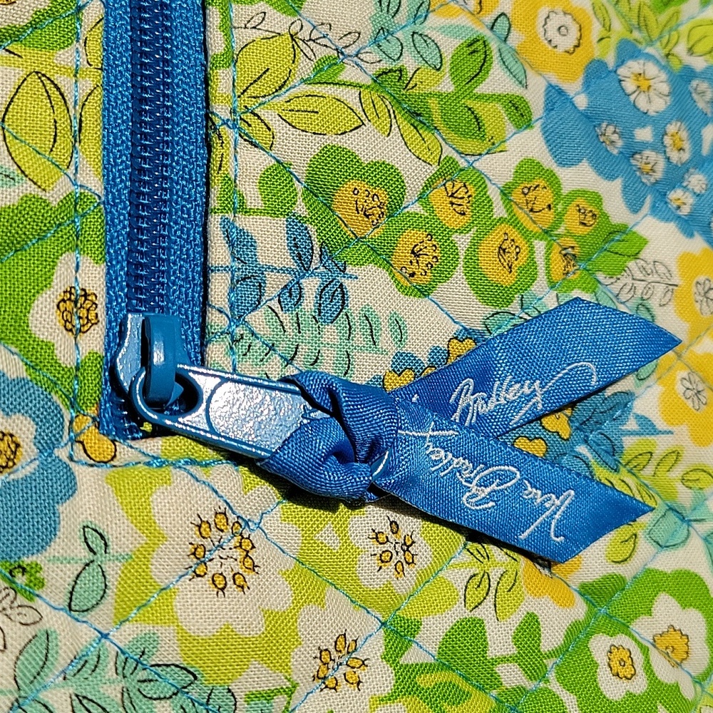 Large Vera Bradley Hobo Purse - Picture 5 of 9